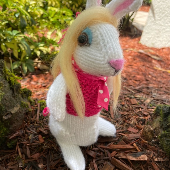 Hand crafted Barbie knit and needle felted Barbiecore bunny artisan 1 of a kind - Picture 11 of 16
